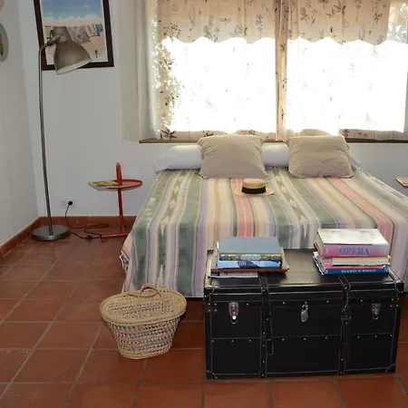 Вилла Julia Vista Espectacular 2 K M S De La Playa Comoda & Area Tranquila Amplitud Interior Y Plana Сиджес