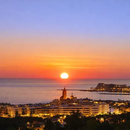Villa Julia: Tranquil Seaside Retreat With Spectacular Views *